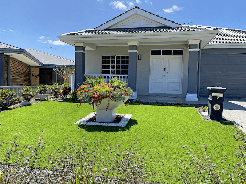 Outdoor entertaining space with paving and planting — Perth